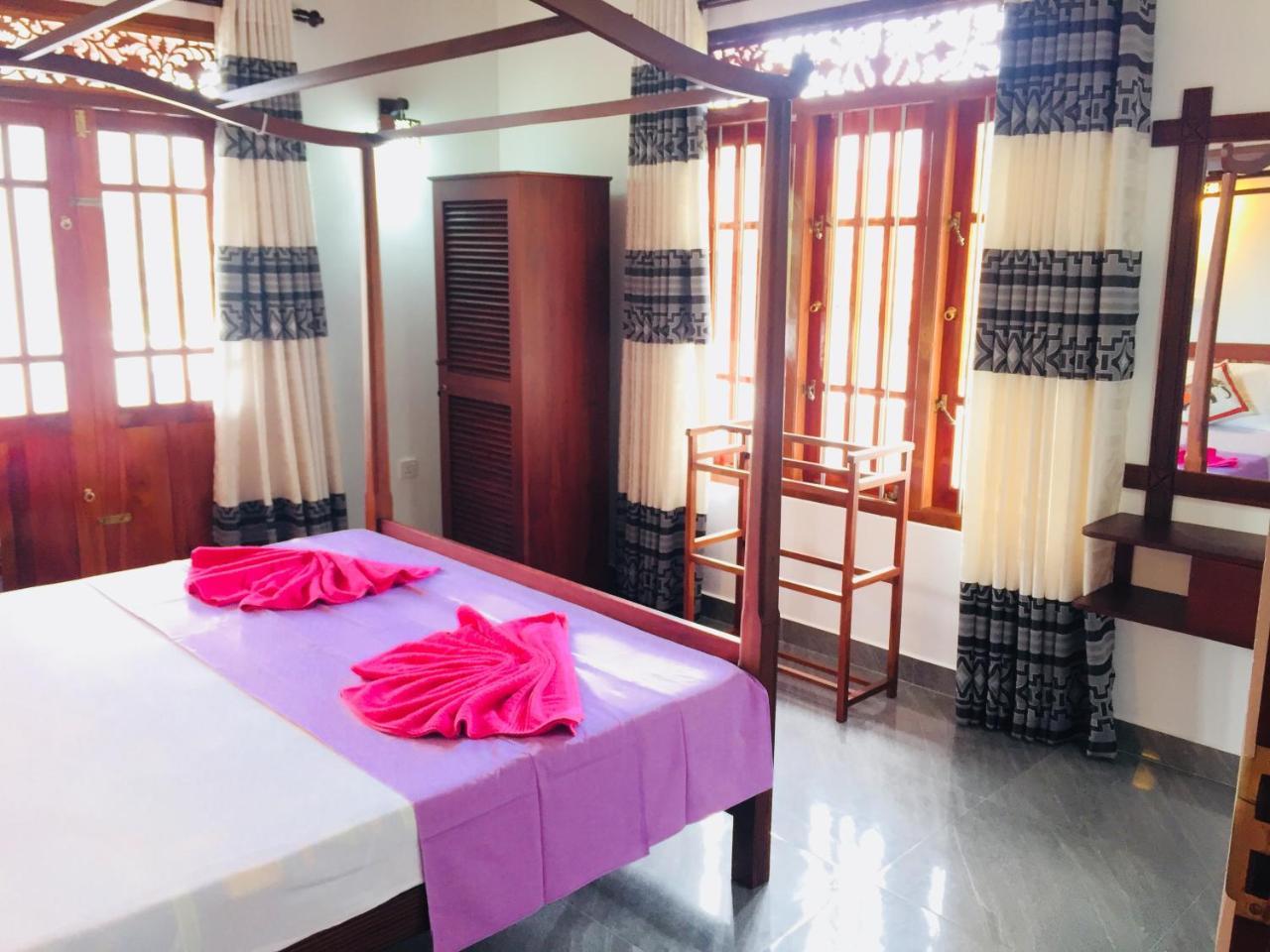 Sanjula Apartments Хиккадува Экстерьер фото