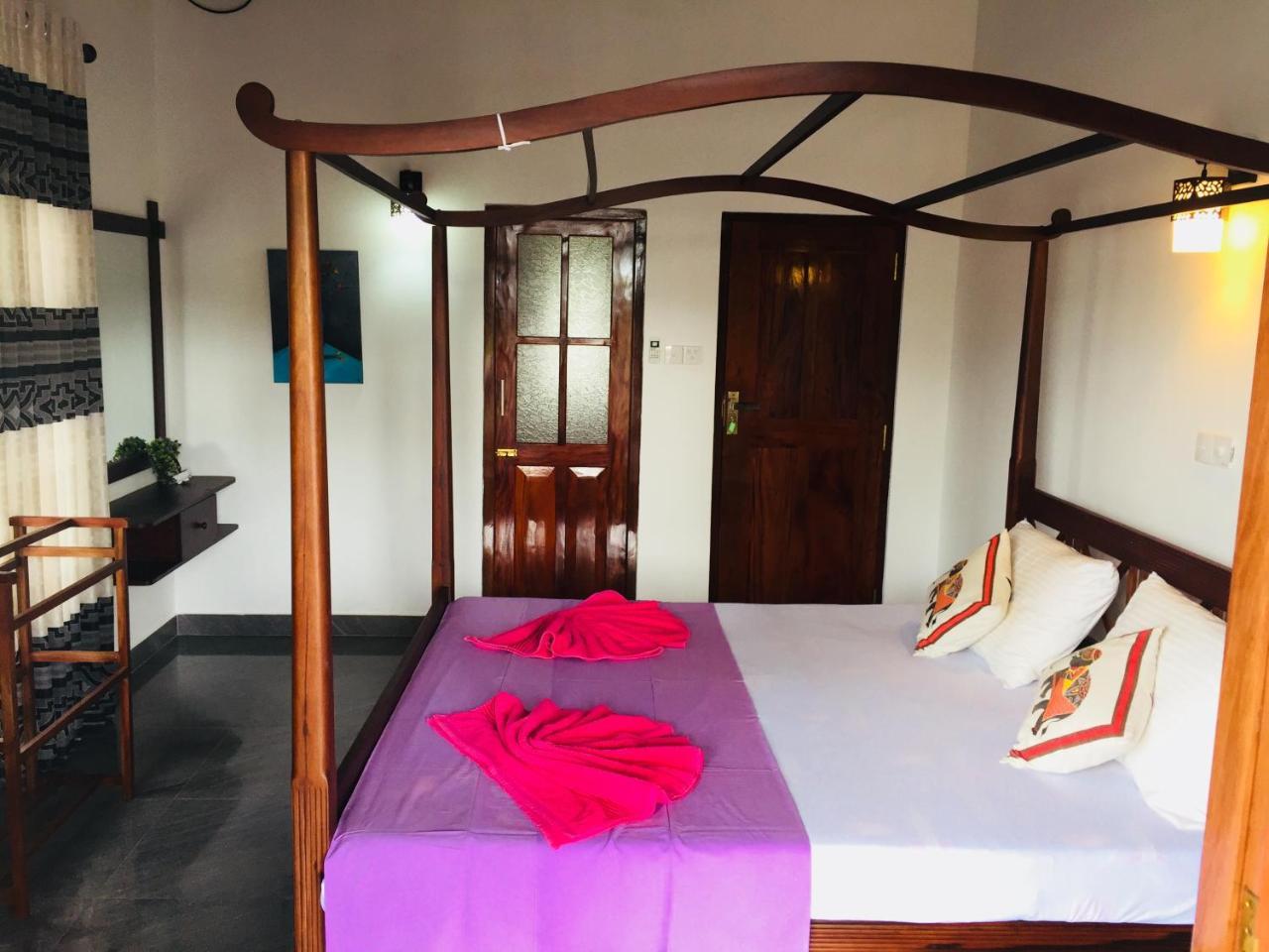 Sanjula Apartments Хиккадува Экстерьер фото