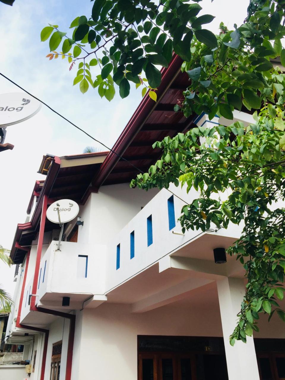 Sanjula Apartments Хиккадува Экстерьер фото